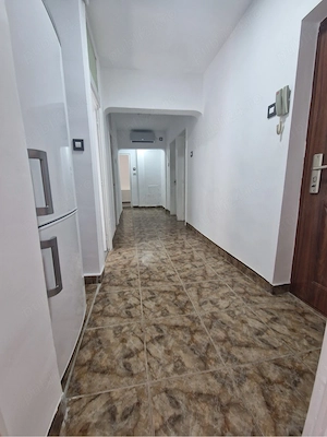 Inchiriez apartament 3 camere Chisinau sector 2 - imagine 5