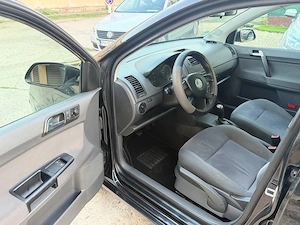 Volkswagen Polo 1.4 Benzină 75 CP   2007 ,Facelit    Euro 4   230.000 KM - imagine 5