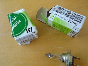 Set 2 becuri halogen auto Valeo H7 12V 55W Essential 032009 - Noi - imagine 2