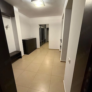 Închiriez apartament 3 camere, decomandat, mobilat lux, zona deosebita Faleza Nord Constanta - imagine 3