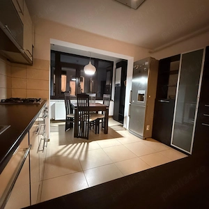 Închiriez apartament 3 camere, decomandat, mobilat lux, zona deosebita Faleza Nord Constanta - imagine 5