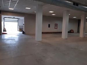 De vânzare: depozit 1.000 mp. cu apartament opțiune de plată în rate pe 10 ani, teren 6.350 mp. - imagine 2