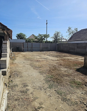 Teren intravilan cu casa bătrânească in comuna Jebel  - imagine 7