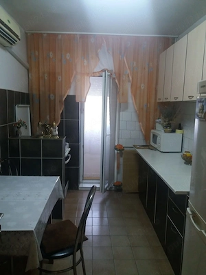 Proprietar inchiriez apartamen 3 Camere decomandat, zona Calea Girocului - imagine 3