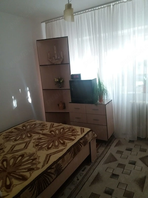 Proprietar inchiriez apartamen 3 Camere decomandat, zona Calea Girocului - imagine 1