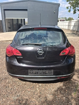 Opel Astra J 1,4 I - imagine 4