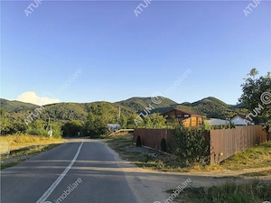 Teren intravilan 1025 mp cu acces utilitati si la drum in Sibiel