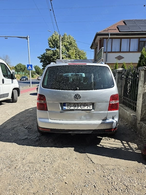 vând VW Touran 2.0 Tdi 7 locuri Automat - imagine 3