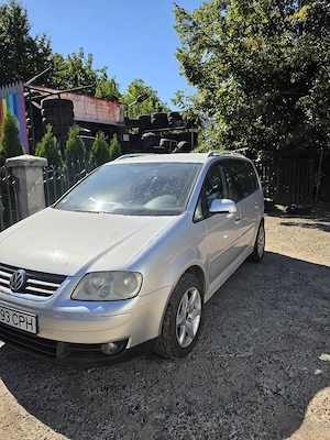 vând VW Touran 2.0 Tdi 7 locuri Automat - imagine 4
