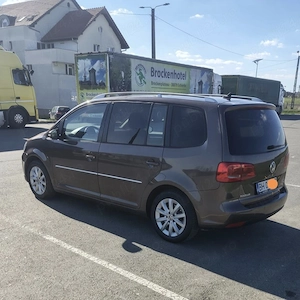 Vand VW Touran, 2013, 5 locuri , diesel - imagine 3