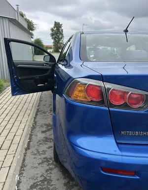 Mitsubishi Lancer, elegant, sprinten și încăpător :) - imagine 4