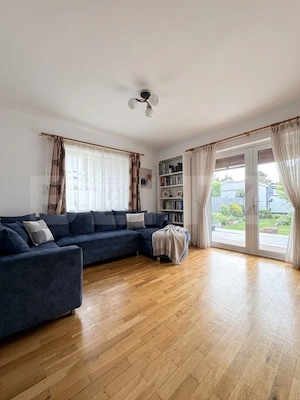 Casă individuală P+M cu livadă, seră, finisaje din lemn masiv | Giarmata - imagine 3