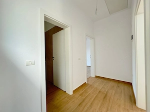 4 camere.Despartit prin baie.Disponibil Imediat.Toate Utilitatile! - imagine 15