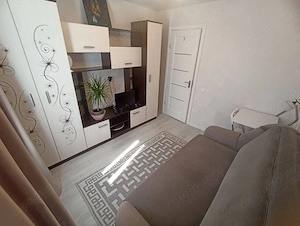 Ofer spre inchiriere garsoniera in zona Gorjului