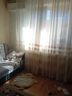 Proprietar Vând apartament 2 camere  doar pentru persoane, exclus agenții 
