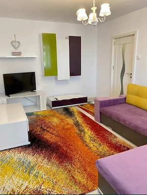 Închiriez apartament 3 camere Metrou Grivitei