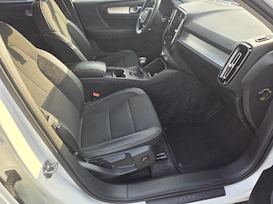 Volvo XC40 motor 2000 150 cp panoramic,piele,camera etc - imagine 4