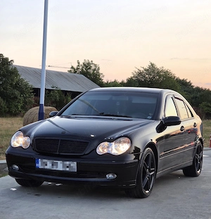 Vând Mercedes C Class in stare foarte buna