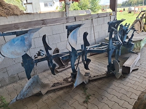 Vând utilaje agricole  diverse masinarii  pluguri cositori rotative combinatoare  la cele mai mici p - imagine 2