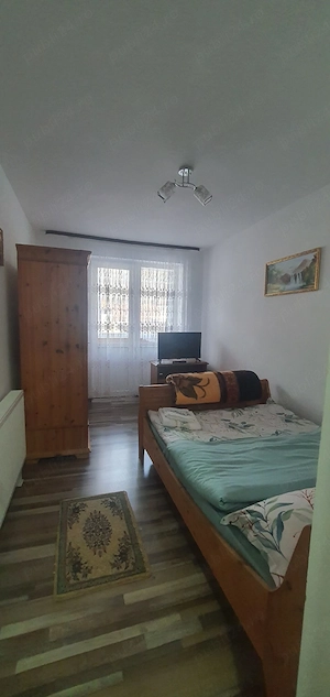Proprietar   Apartament 3 camere DECOMANDAT, Mobilat, Etaj 2, Ultra-Central Vatra Dornei (Vis-a-vis  - imagine 4