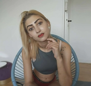 Bună sunt Andreea nouă în oraș 