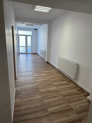 Spatiu 171 mp2 de INCHIRIAT-Codlea strada 9 mai nr 2,2300 euro pe luna - imagine 5