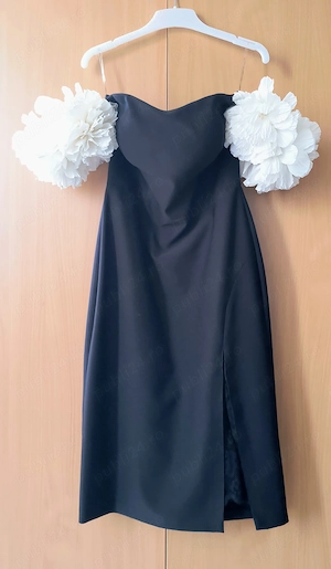 Vand rochie de ocazie si sandale asortate la rochie