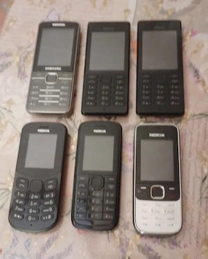 Telefoane Samsung și Nokia cu butoane 100 de lei bucata fără încărcător
