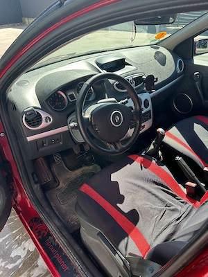 Renault Clio estate rip curl edition  - imagine 4