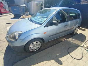 Ford fiesta 1,3 Benzina.Manuala.pret negociabil - imagine 7