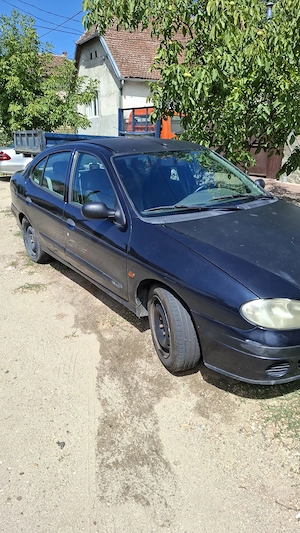 Vind Renault Megane Clasic benzina 2001 5 usi - imagine 2