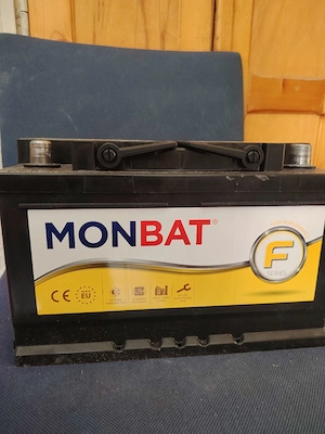 Vând baterie Monbat 80 Ah