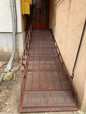 Vand Rampa handicap 4m x 1m, rampa persoane cu dizabilitati, material din fier, tabla expandata