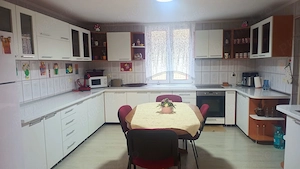 Se vinde casă deosebită în comuna Gavojdia - imagine 7