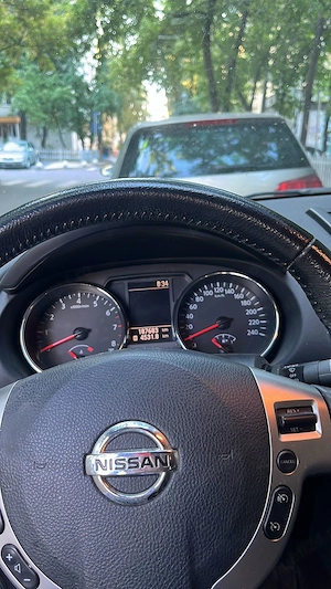 Vînd auto nisan Qashqai