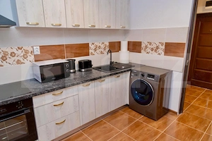 Apartament cu 3 camere 70mp , în zona Centrului Civic - imagine 4