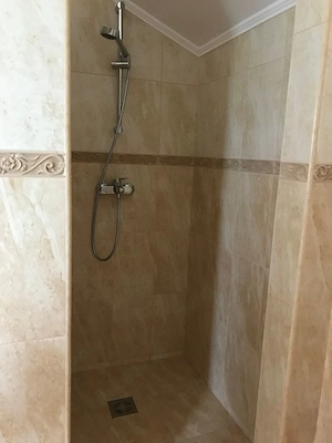 Casă familială de vânzare P+M în Sântandrei - imagine 7