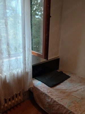 Închiriez garsonieră.