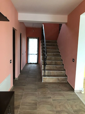 Casă familială de vânzare P+M în Sântandrei - imagine 2