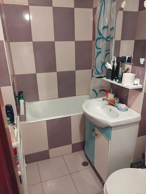 Închiriez apartament 2 camere semi-decomandat - imagine 5