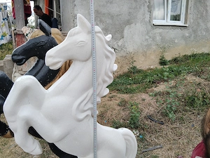  cai din ciment   2 bucăți 