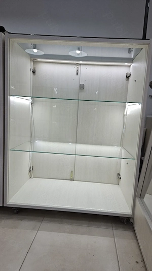 Vând Vitrine Bijuterii Profesionale   Stare Excelentă   Cu Iluminare LED   LIVRARE GRATUITA - imagine 3
