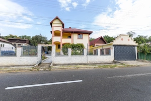 Casa de vânzare