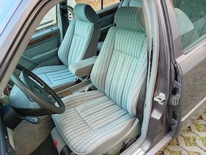Mercedes Benz W124 Retromobil, 3000cc, 147cp, AC, cutie automata - imagine 8