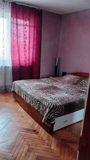 Disponibil pt.inchiriat,pe Bd.Decebal,zona Semiluna-Vivo, aparatament cu 3 camere, mobilat,utilat. - imagine 4
