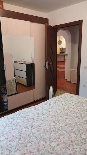 Pe Bd.Decebal,zona Meda,4camere decomandat etajul1,OPTIONAL GARAJ,mobilat si utilat - imagine 5