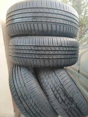 Vand set 4 cauciucuri second-hand 205/55 R16 Winrun R330 - profil foarte bun,80 lei/ bucata