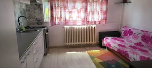 Închiriez garsonieră