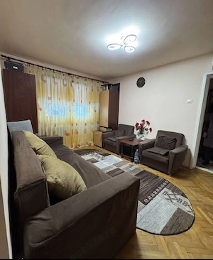 Vând apartament 2 camere în zona Vlaicu-Fortuna. 