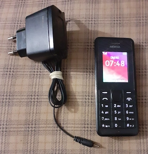 Vând Telefon Nokia 106.1 (RM-962), Liber  de Rețea, cu încărcător original